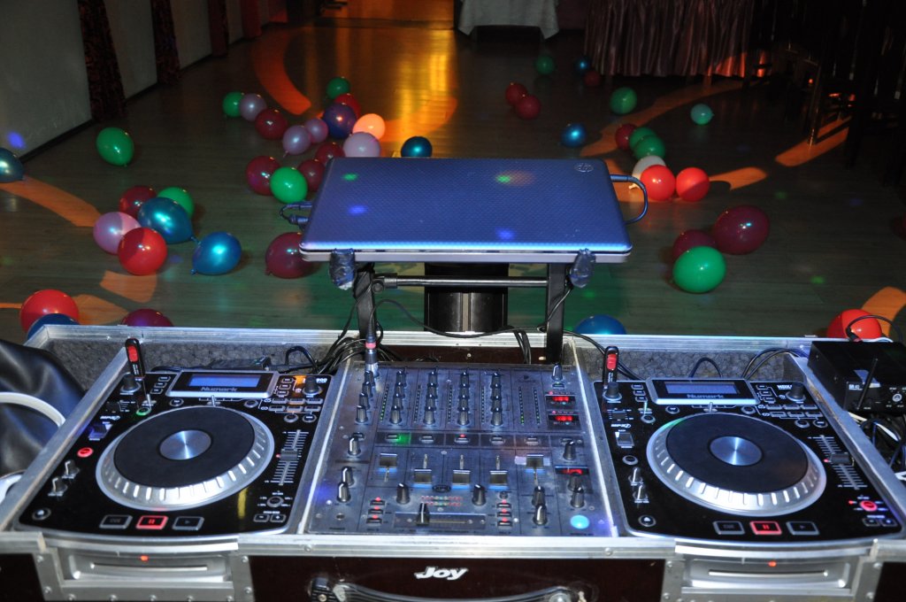 Echipa DJ Cip – Show la nunti