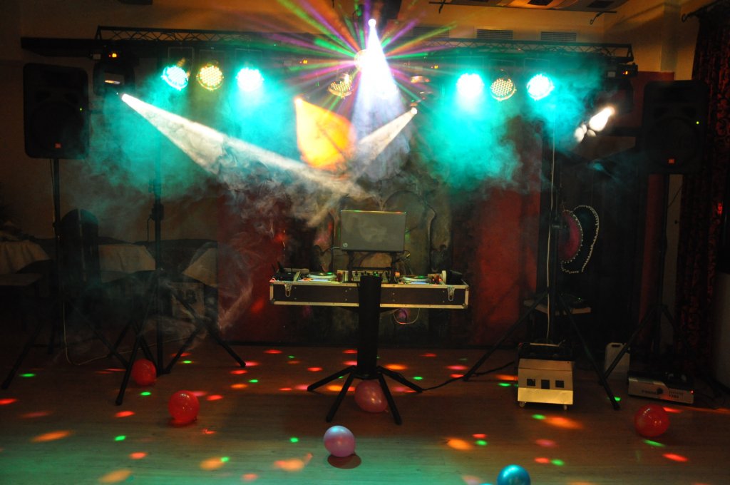 Echipa DJ Cip – Show la nunti