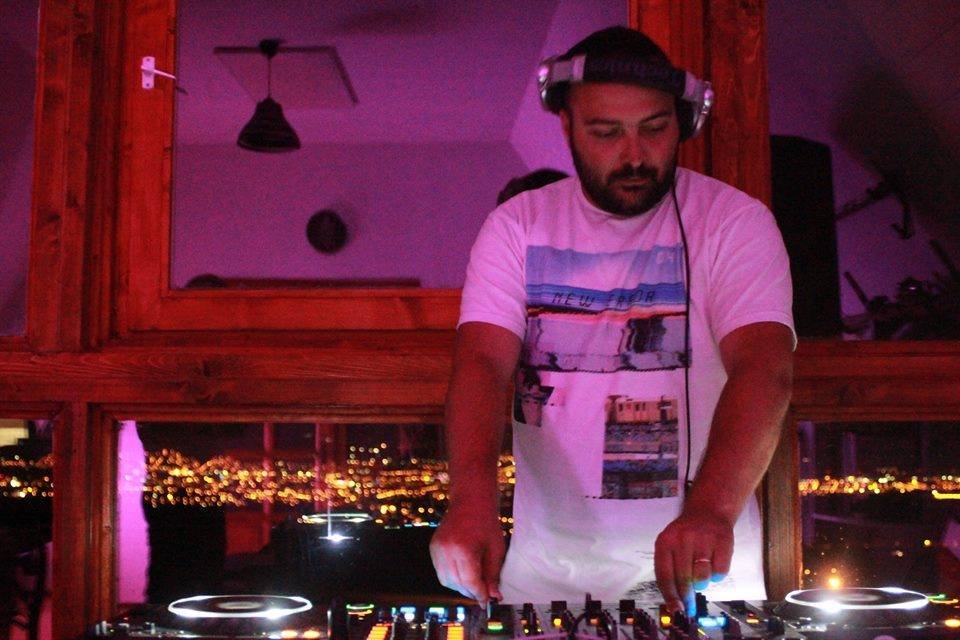 Dj Waren