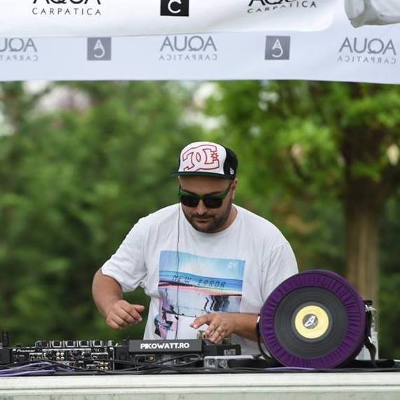 Dj Waren