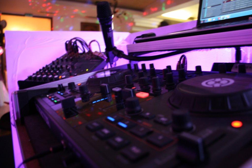 DJ CORR SI SOLISTE NUNTA