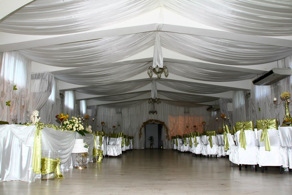 Restaurantul Golden Moments